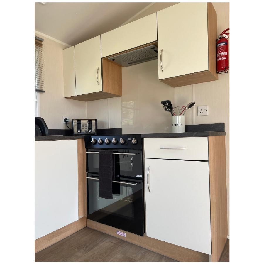 Cosy 3-Bed Caravan Combe Haven St Leonards On Sea Hollington  Экстерьер фото